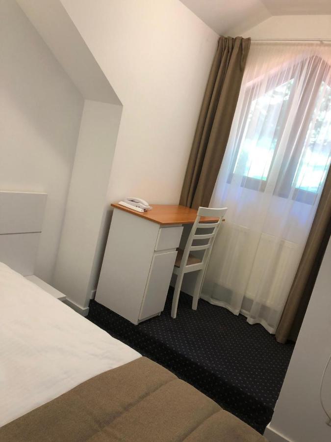 Pensiunea Piscul Cainelui Sinaia Exteriör bild