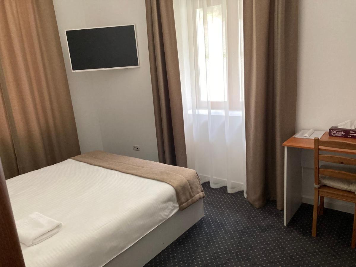 Pensiunea Piscul Cainelui Sinaia Exteriör bild